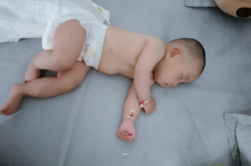 阜新宝宝总是摇头怎么回事
